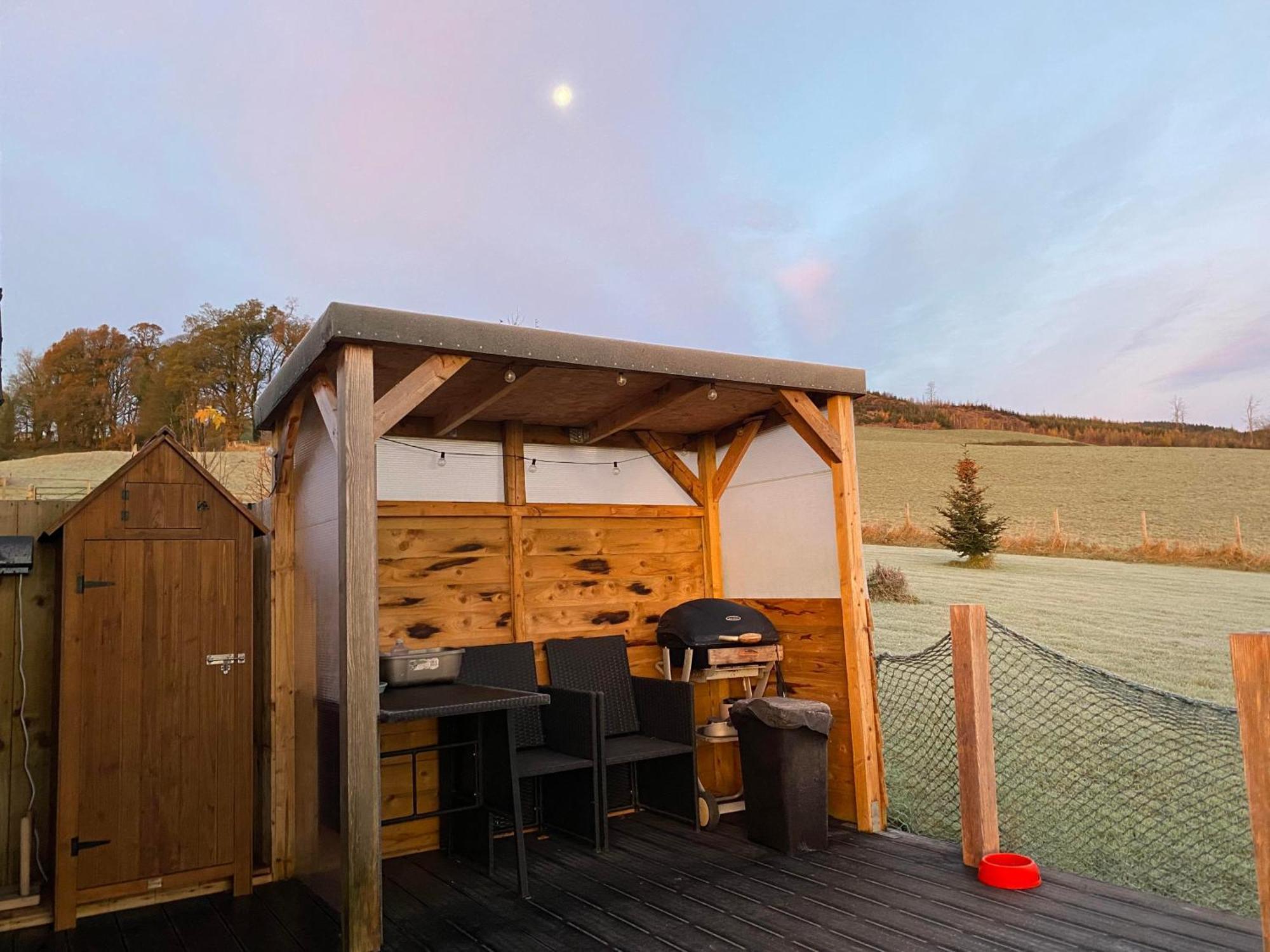 Stunning Shepherds Hut Rural Bliss Dumfries Exterior photo