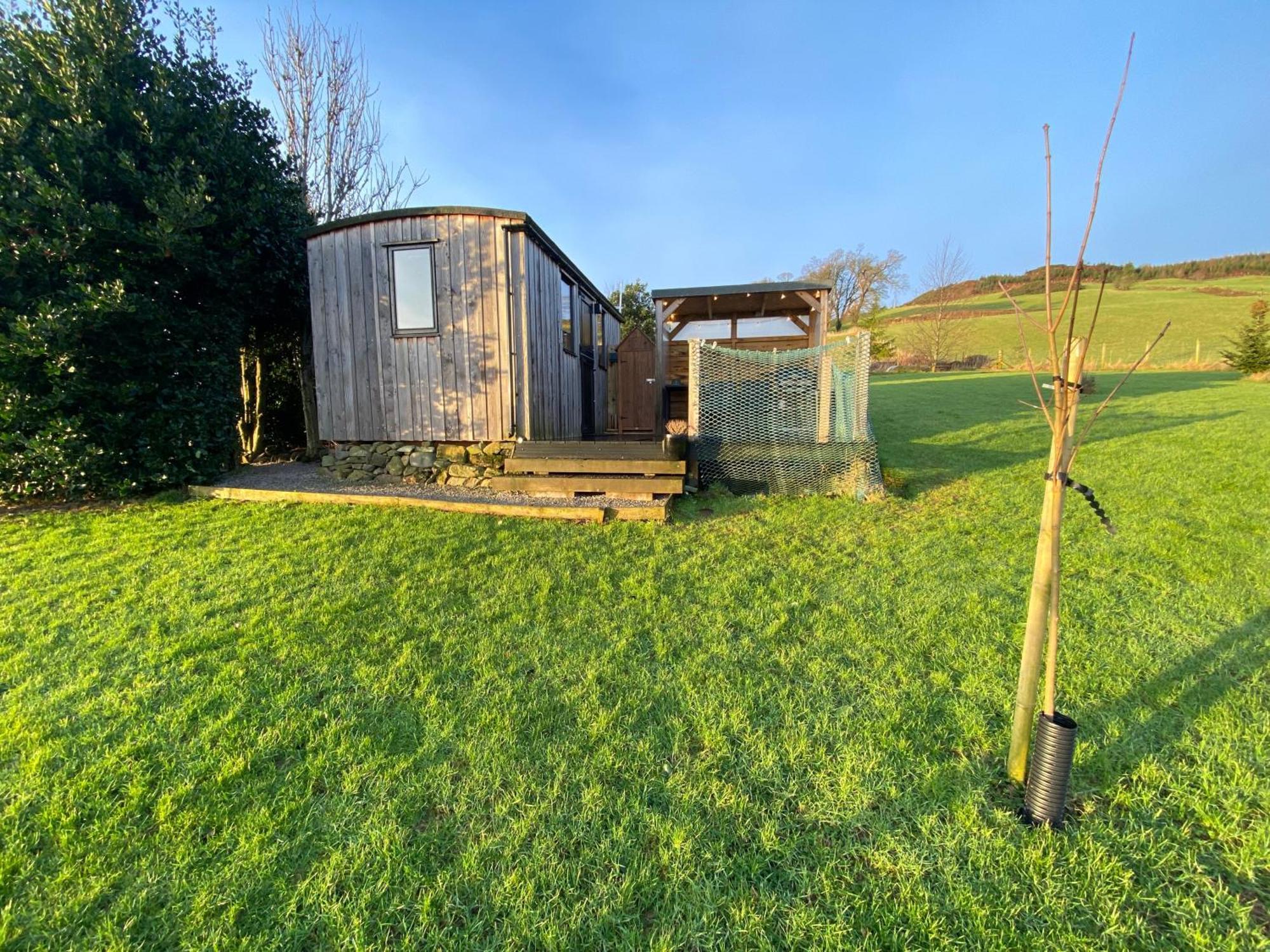 Stunning Shepherds Hut Rural Bliss Dumfries Exterior photo