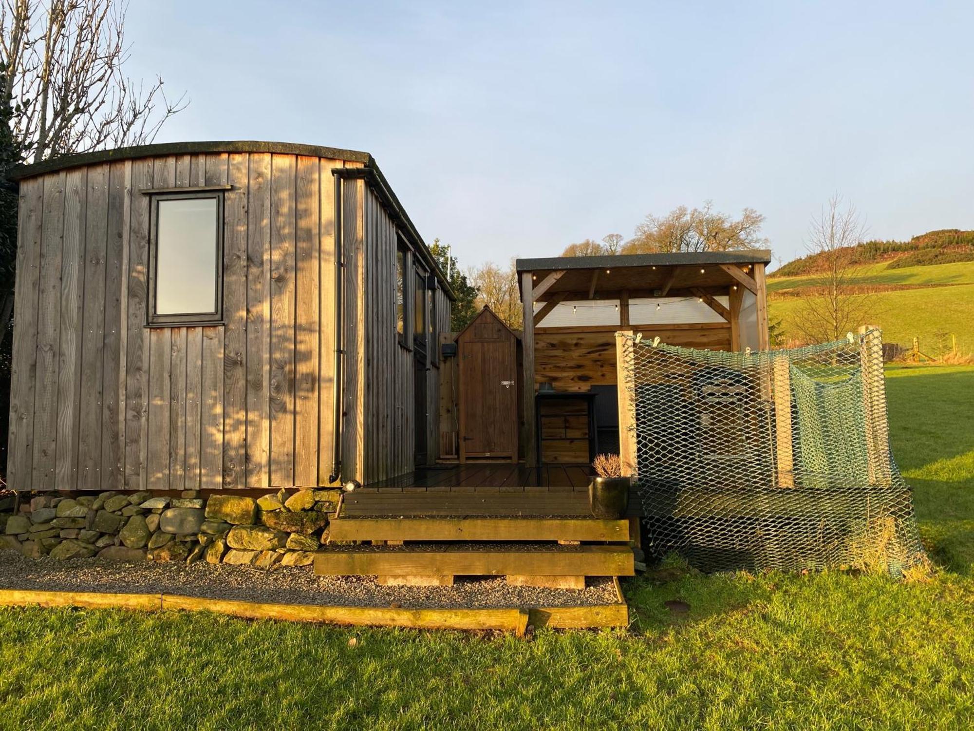 Stunning Shepherds Hut Rural Bliss Dumfries Exterior photo